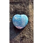 Pendentif coeur en agate. bleu avec veines de dragon et belle transparence a la lumi�re. 4 cm. magnifique ...