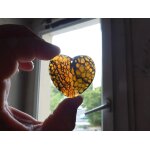 Pendentif coeur en agate. jaune et noir avec veines de dragon. 4. 6 cm. magnifique pierre aux couleurs ...