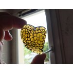 Pendentif coeur en agate. jaune et noir avec veines de dragon. 5. 8 cm. magnifique pierre aux couleurs ...