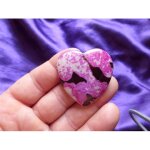Pendentif coeur en agate onyx. rose, noir et blanc. 4. 5 cm. magnifique pierre aux couleurs originales ...