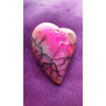 Pendentif coeur en agate. rose et noir. 4. 8 cm. superbe pierre aux couleurs vives et a la belle transparence ...
