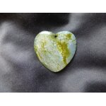 Pendentif coeur en agate. vert et transparent avec veines de dragon. 4. 8 cm. magnifique pierre aux couleurs ...
