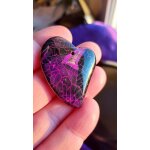Pendentif coeur en agate. violet et noir. 4. 5 cm. avec ses veines de dragons, cette pierre est une des ...