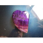 Pendentif coeur en agate, violet et noir - 4. 9 cm. magnifiques couleurs avec veines de dragon et superbe ...
