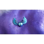 Pendentif coeur avec ailes - en laiton bleu métallisé. 3. 1 cm. lot 2688 Pendentif coeur avec ailes - en laiton bleu métallisé. 3. 1 cm. lot 2688