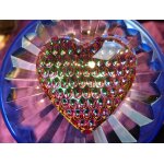 Pendentif coeur en cristal strass aux reflets bleu, vert, violet, rose - 4. 5 cm. dos argenté. lot 2472 ... Pendentif coeur en cristal strass aux reflets bleu, vert, violet, rose - 4. 5 cm. dos argenté. lot 2472 ...