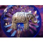 Pendentif eléphant en laiton - couleur argentée. 5. 1 cm. lot 2573 Pendentif eléphant en laiton - couleur argentée. 5. 1 cm. lot 2573
