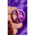 Pendentif peace and love signe de paix. en h�matite teint� violet m�talis�. 3. 4 cm. magnifique couleur, ...