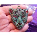 Pendentif t�te de panth�re - laiton strass vert et dor�. 5. 6 cm. lot 2532