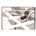 Superbe photo presse 18x24cm agence stills acteur américain john travolta dans son avion années 80 papier ... Superbe photo presse 18x24cm agence stills acteur américain john travolta dans son avion années 80 papier ...