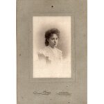 Photo vintage sur carton - portrait de jeune femme - photo de georges pouge - 7 rue de vic - 62 calais ...