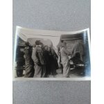 Photo wehmacht russie soldats regardant un avion