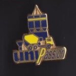 Pin's camion toupie betonniere uni passion distributeur de b�ton piece rare zamac sign� decat paris ref ...