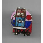 Pins carburants pompe a essence 1946 / sign� remark / base dor�e
