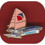 Pin's catamaran bateaux bateau primagaz zamac sign� starpins ref 1809