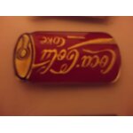Pin's coca cola canette rouge et dor�e