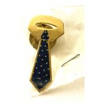 Pins col de chemise et cravate