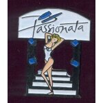 Pin's mannequin en lingerie en bas de l'escalier (passionata)