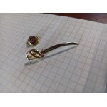 Pin's sabre epe champagne canard duchene zamac ref 1330