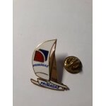 Pin's voilier bateau catamaran primagaz ref 79