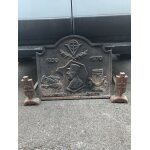 Plaque en fonte de cheminee general de gaulle avec deux chenets