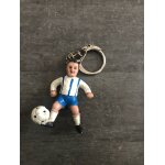 Porte cls joueur de foot avec ballon - football - maillot blanc rayures bleues - short bleu - plastique ...