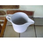 Pot a lait en porcelaine blanche pillivuyt n 46 - 50cl, diamètre 9, 5cm, hauteur 10cm env. Pot a lait en porcelaine blanche pillivuyt n 46 - 50cl, diamètre 9, 5cm, hauteur 10cm env.