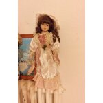 Poupee de porcelaine