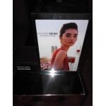 Presentoir flower by kenzo. Presentoir flower by kenzo.