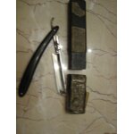 Rasoir coup - chou grelot, manche noir , bo�te noire