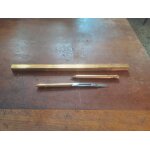 R�gle starry plaqu� or avec stylo et coupe papier. la cartouche du stylo est a remplacer