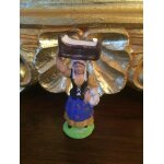 Santon provencal representant la fermiere