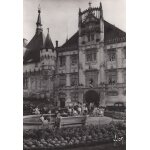 Saumur (m. - et - l. ) l'h�tel de ville et la place