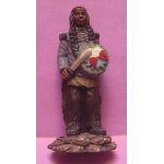 Statue / statuette guerrier indien debout avec epe et bouclier