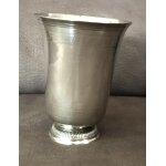 Timbale tulipe en argent sur piedouche a godrons, grav�e d'une fleur, poin�on feuille de ch�ne