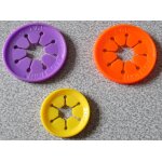 Trois accroche sac poubelle en plastique - diamtre 3cm jaune et diamtre 4. 5cm orange et mauve - air ...
