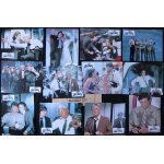 Y a - t - il enfin un pilote dans l'avion? 2 - flying high 2, the sequel : jeu de 12 photos d'exploitation ...