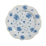 Assiette � dessert en porcelaine blanche motif fleuri bleu 20x20x2cm