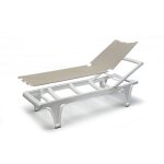 Bain de soleil en plastique taupe
