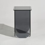 Bout de canap� en verre gris