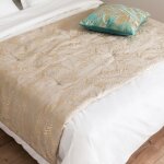 Boutis en lin et coton beiges imprim feuillage dor 100x200