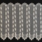 Brise bise macram� motif fleurs polyester ecru 120x60 cm