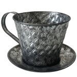 Cache - pot de fleurs en forme de tasse Cache - pot de fleurs en forme de tasse