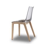 Chaise design en bois gris transparent