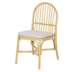 Chaise en rotin et coussin écru Chaise en rotin et coussin écru