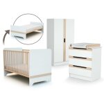 Chambre bébé lit, commode à langer et armoire blanc et hêtre verni Chambre bébé lit, commode à langer et armoire blanc et hêtre verni