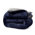 Couette rversible effet velours utilisable en plaid 240x260 cm