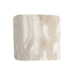 Coussin en fausse fourrure beige et blanche