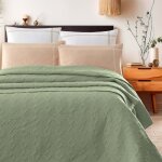 Couvre - lit en percale de coton surpiqué sauge 230x250 cm Couvre - lit en percale de coton surpiqué sauge 230x250 cm