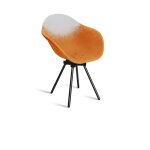 Fauteuil en plastique recyclé orange, pied en acier revalorisé Fauteuil en plastique recyclé orange, pied en acier revalorisé